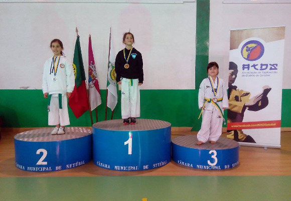 Taekwondo do Águias coleciona medalhas no Campeonato Distrital