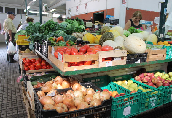 Cruz de Pau: Mercado continua a vender produtos alimentares