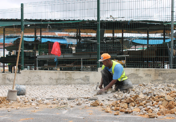 Requalificação de passeio junto ao Mercado da Cruz de Pau