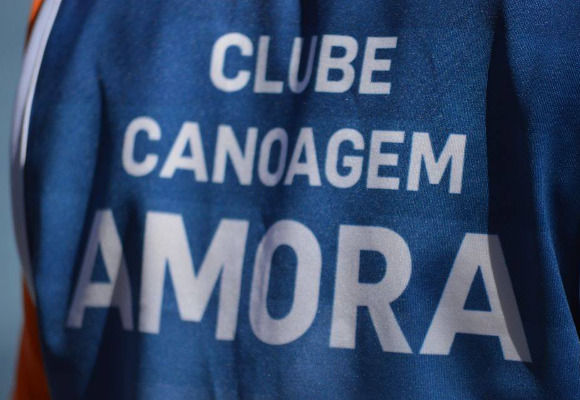 Jovens Amorenses com as cores da Seleção Nacional