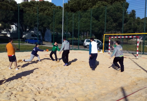 Polidesportivo de Jogos de Praia recebe formação de Andebol 