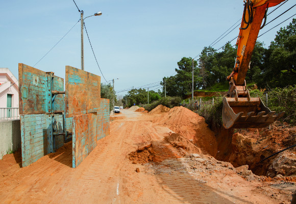 Infraestruturas de saneamento nos Foros de Amora 