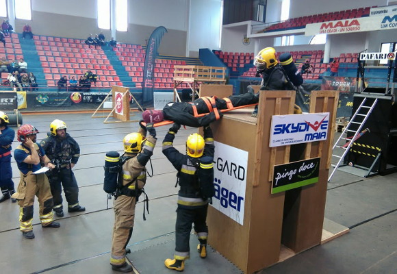 Bombeiros de Amora numa formação para Salvar Vidas