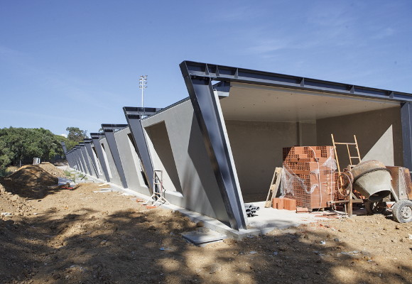 Construção dos balneários do Centro de Treinos do Amora FC