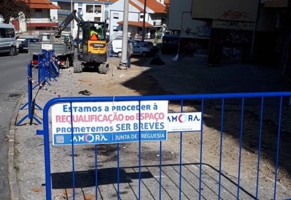 Requalificação de espaço públio na rua Rafael Borlado Pinheiro