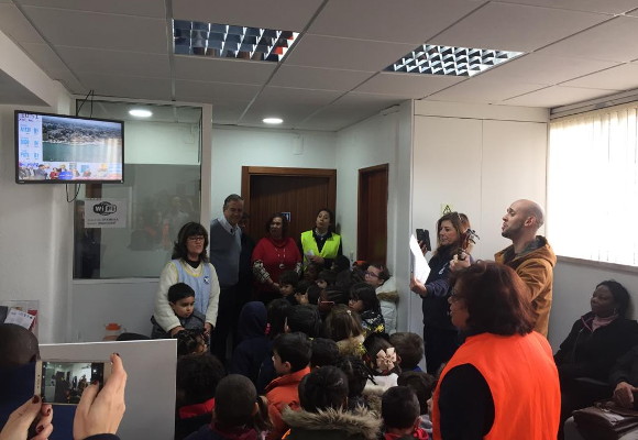Crianças do CAPA cantam as Janeiras na Junta 