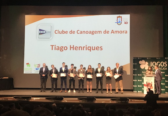 Atletas do CCA homenageados pela FP Canoagem
