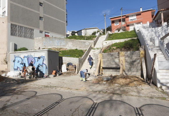 Reparação de escadas na Cruz de Pau