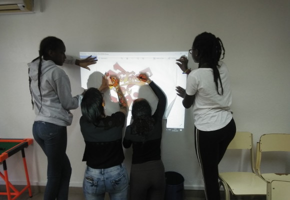 Tutores de Bairro participam em «Workhop de Pintura em Tecido»