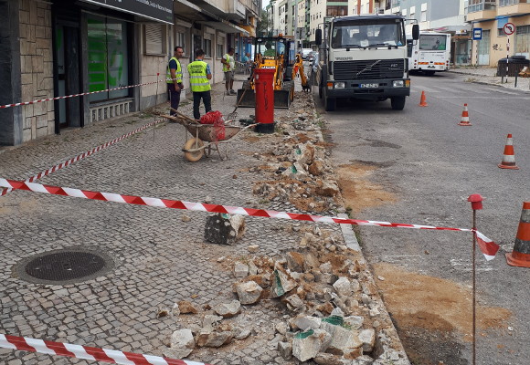 Rua 1º de Maio ganha mais estacionamento