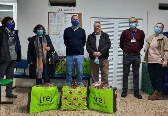 Lions Clube do Seixal Miratejo entrega cabazes à Junta de Freguesia de Amora