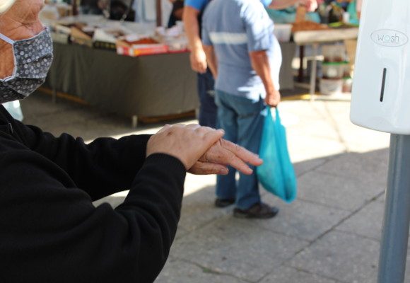 Mercado da Cruz de Pau de portas abertas