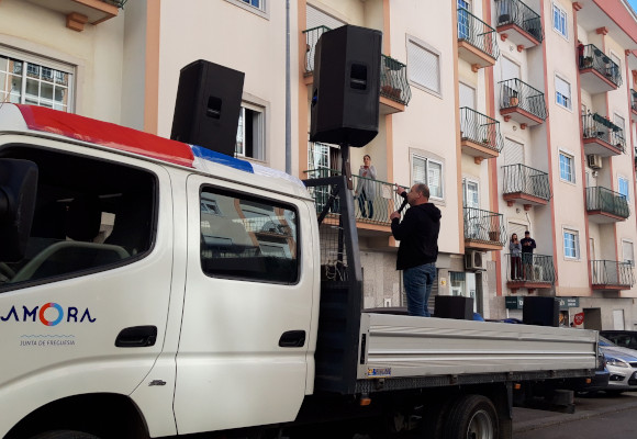 Há mais Música na rua, para ficar em casa