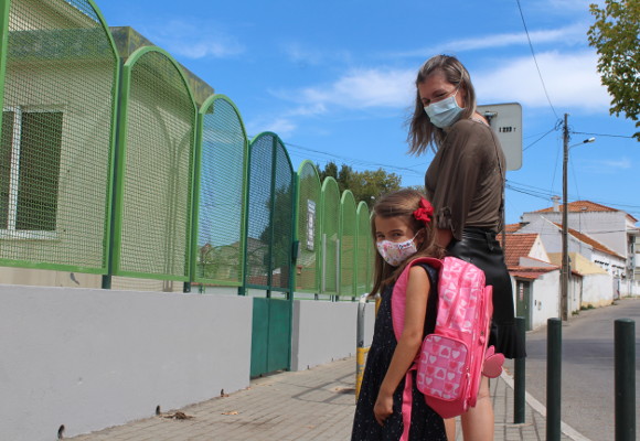 Regresso às aulas: mais dias de aulas e menos férias 