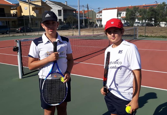 Torneio Ténis CDRAU: Atlântico Ténnis Academy leva vencedores para casa