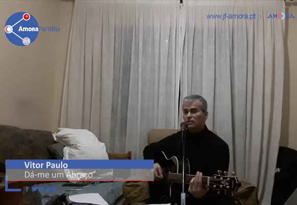 «Dá-me um abraço» na versão de Vítor Paulo