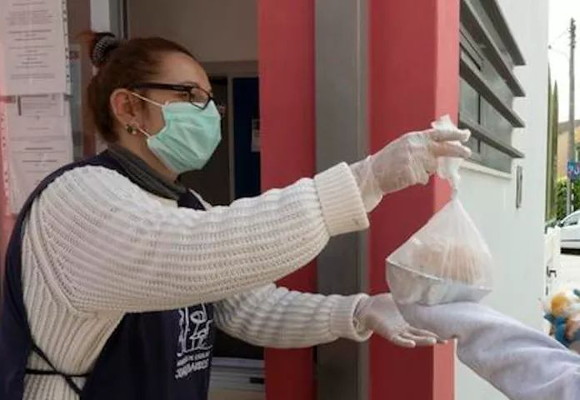 Almoços: alunos nos escalões A e B continuam a receber almoço