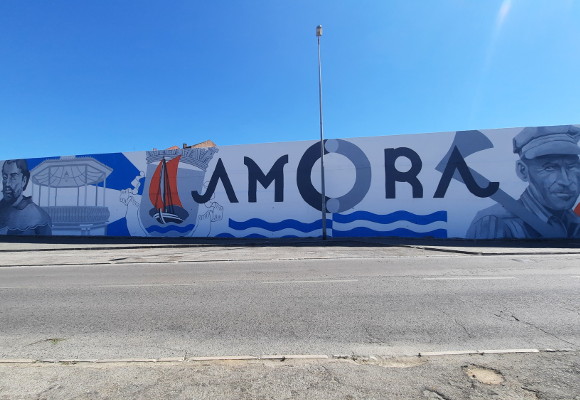 Mural no Cemitério de Amora evoca memórias do passado 
