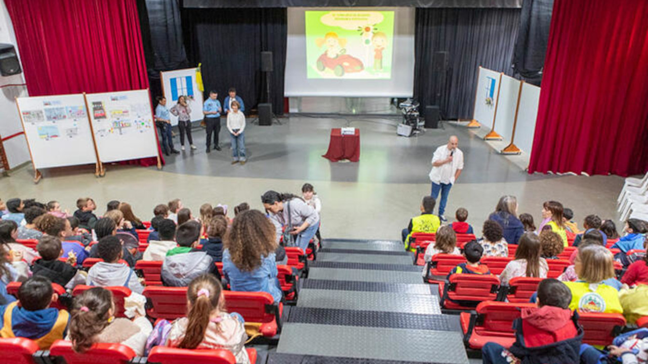 Premiados participantes da 15.ª edição do Concurso de Desenho Segurança Rodoviária