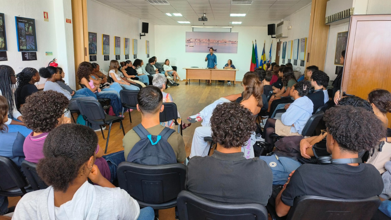 Alunos da ESA visitam a Junta de Freguesia para aula de Cidadania