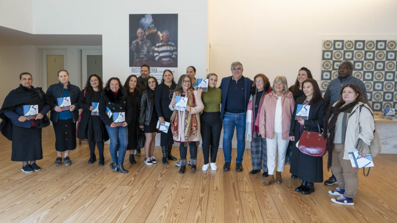 Evento celebrou a arte, a cultura e as vozes femininas da comunidade cigana