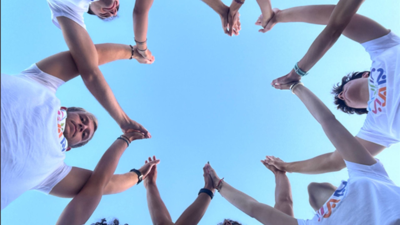 Projeto “Amora Participa – Equipas Comunitárias” celebra primeiro ano com gesto simbólico de reconhecimento