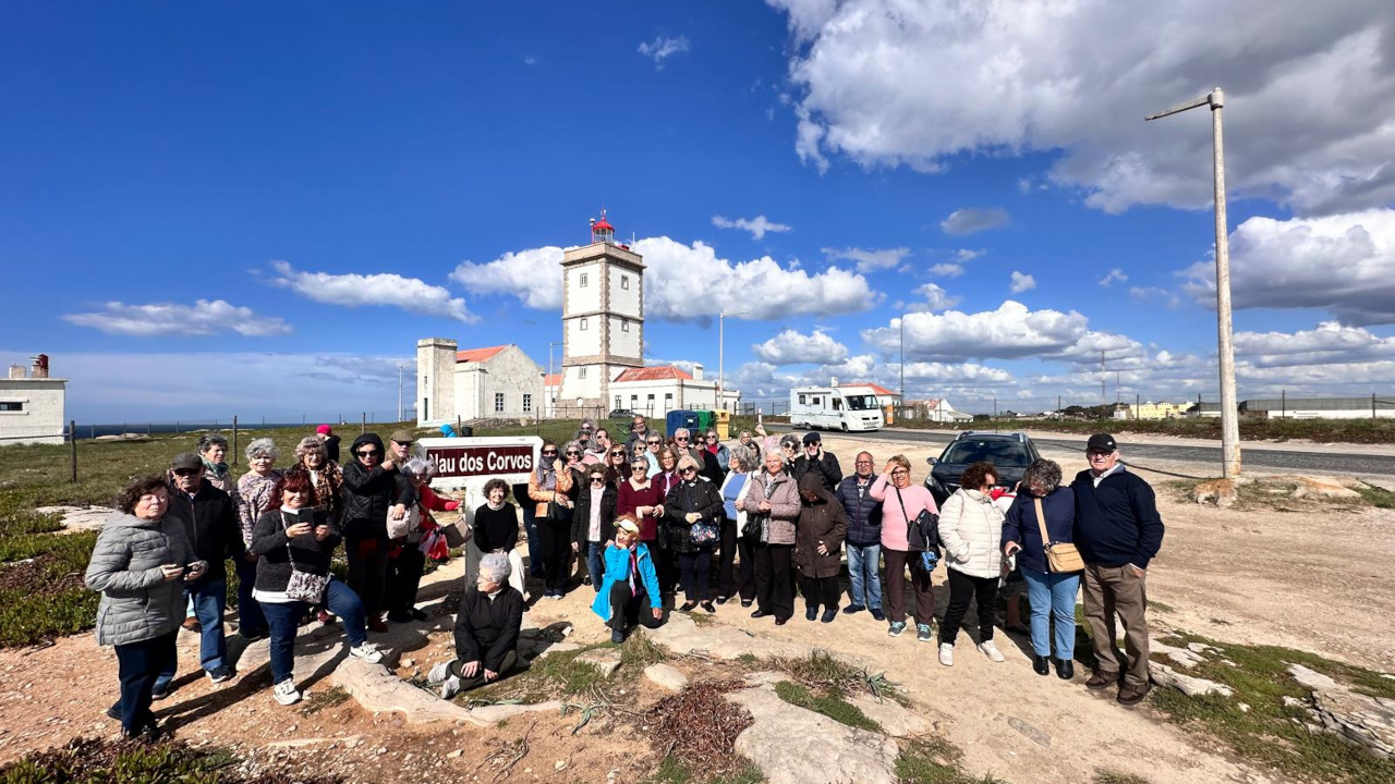 Amora +65 passeio cultural a Peniche juntou mais de 60 seniores