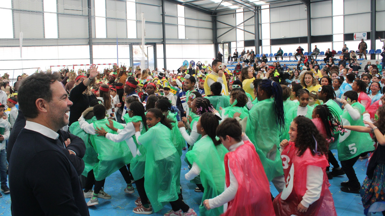 Desfile Escolar de Carnaval reuniu mais de mil crianças no Fanqueiro
