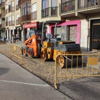 Remoção de alcatrão danificado, preparação do terreno para receber novo betuminoso