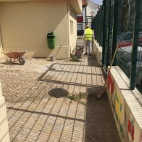 Assentamento de calçada e limpeza
