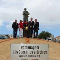 Monumento de homenagem aos Vidreiros
